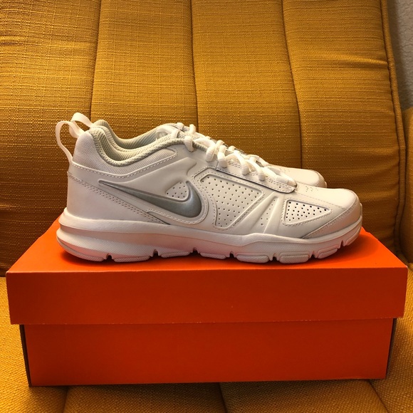 nike women's court lite tennis shoes